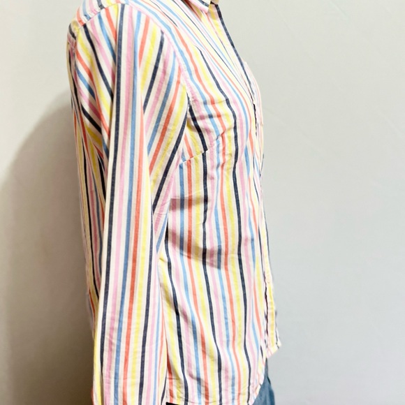 Women Gap striped button down shirt. - Picture 2 of 6